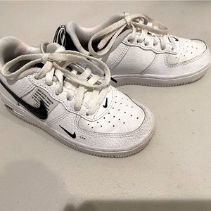 Nike sneakers Size 11!